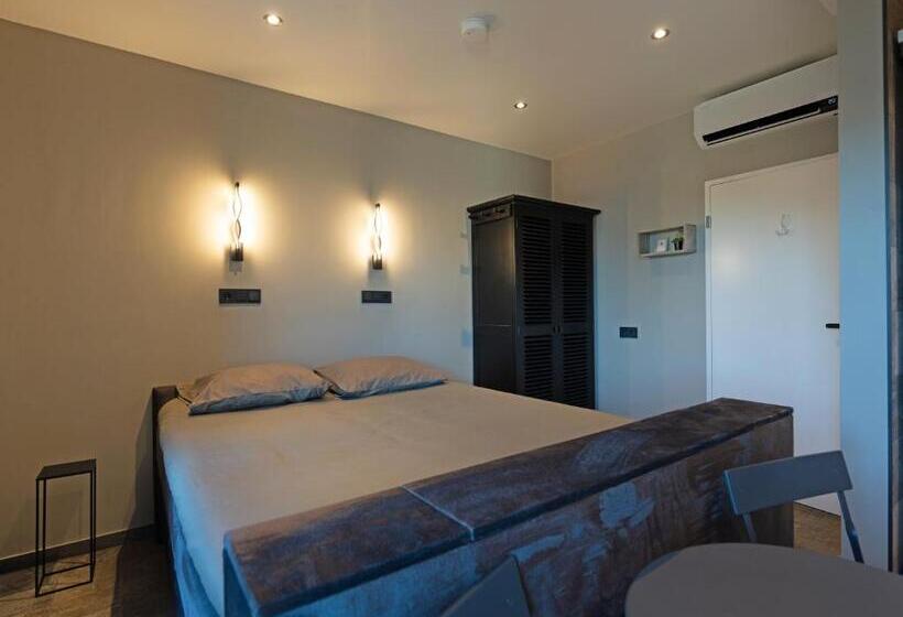 Luxe Kamer Met Jacuzzi Bij B&b Gezond Aan Zee   Toegang Wellnesstuin Meerprijs