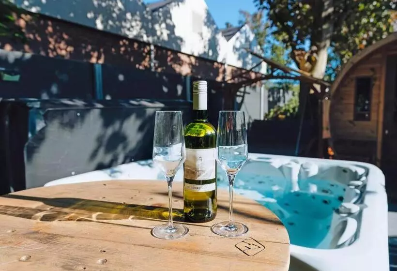 Luxe Kamer Met Jacuzzi Bij B&b Gezond Aan Zee   Toegang Wellnesstuin Meerprijs