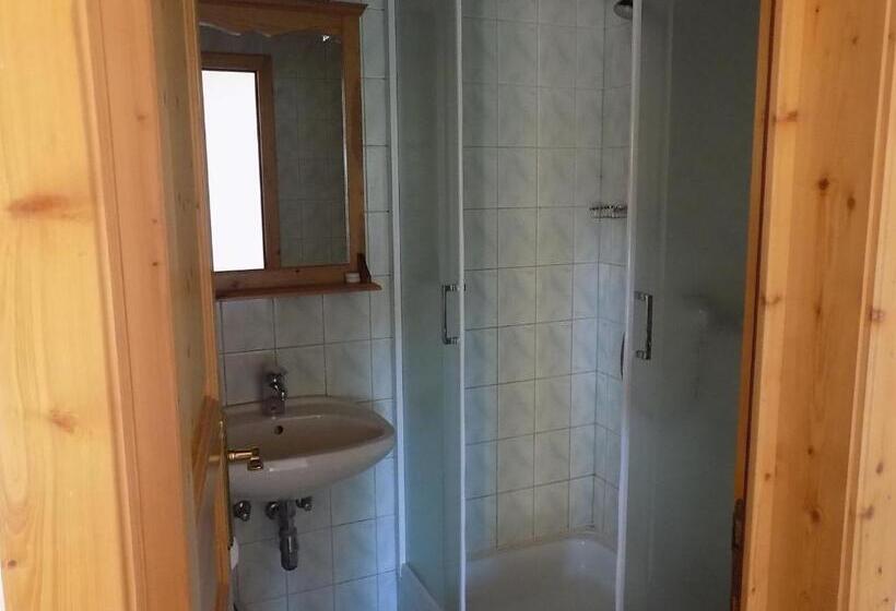 مبيت وإفطار Platán Panzió