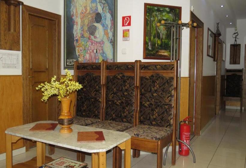 مبيت وإفطار Rézkakas Fogadó