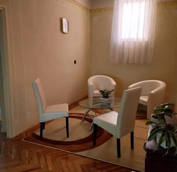 ベッドアンドブレックファースト Szent István Wellness Panzió