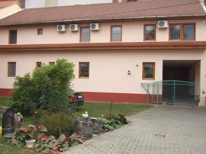 تختخواب و صبحانه Tímárház Panzió