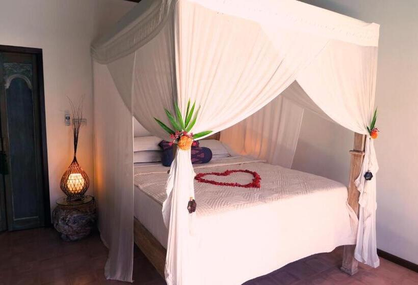 Cili Emas Oceanside Resort