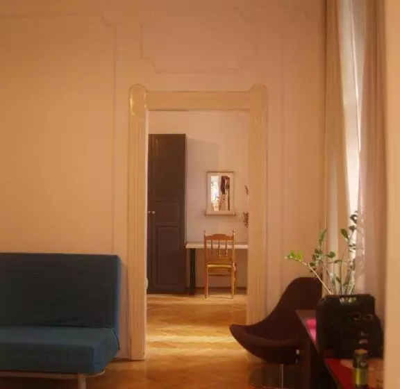 Hobar Hostel
