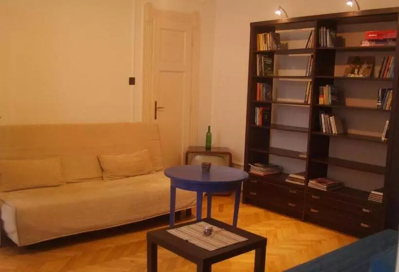 Hobar Hostel