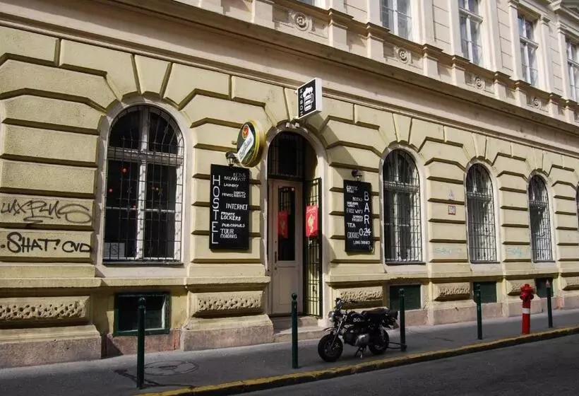 Hobar Hostel