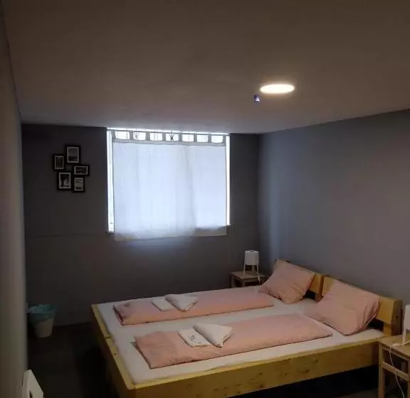 Hobar Hostel