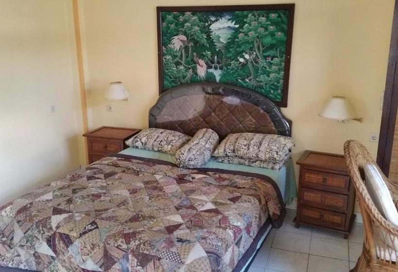 ホテル Ayu Taman Sari