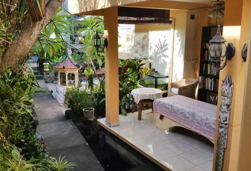 ホテル Ayu Taman Sari