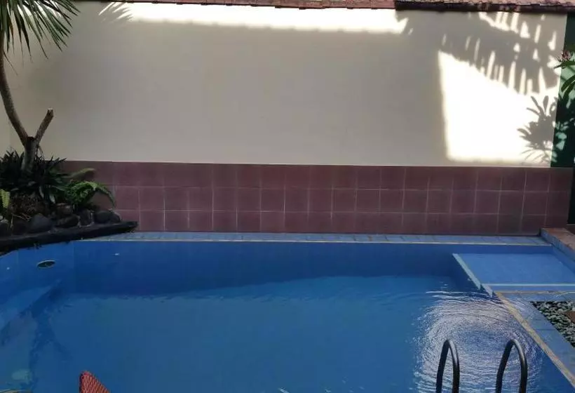 ホテル Ayu Taman Sari
