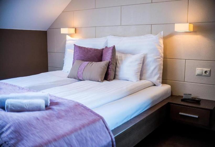 Отель Fürdőház