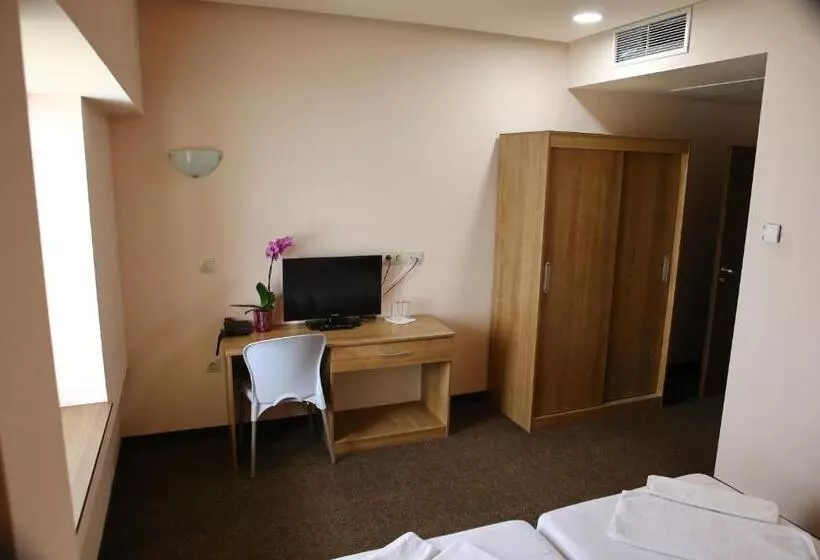 Otel Iris