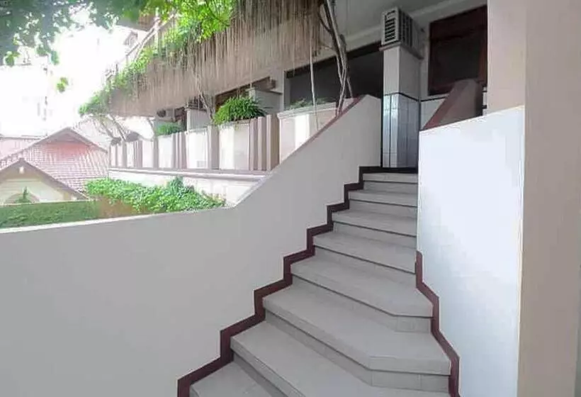 Hotelli Lestari Near Lippo Plaza Mall Jember Mitra Reddoorz