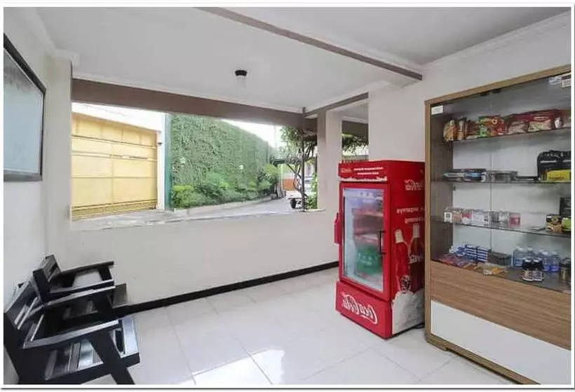 Hotelli Lestari Near Lippo Plaza Mall Jember Mitra Reddoorz