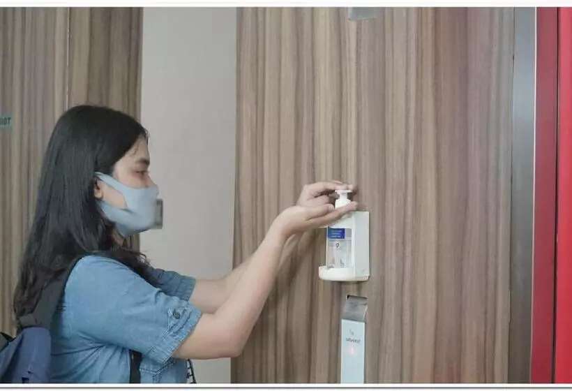 Hotelli Lestari Near Lippo Plaza Mall Jember Mitra Reddoorz