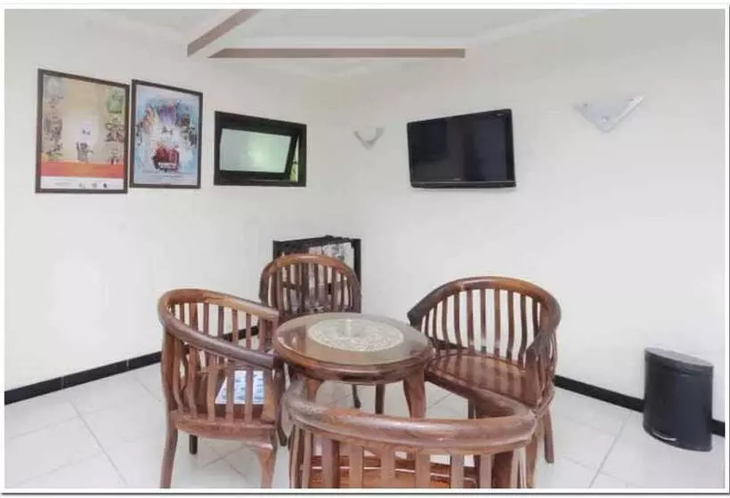 Hotelli Lestari Near Lippo Plaza Mall Jember Mitra Reddoorz