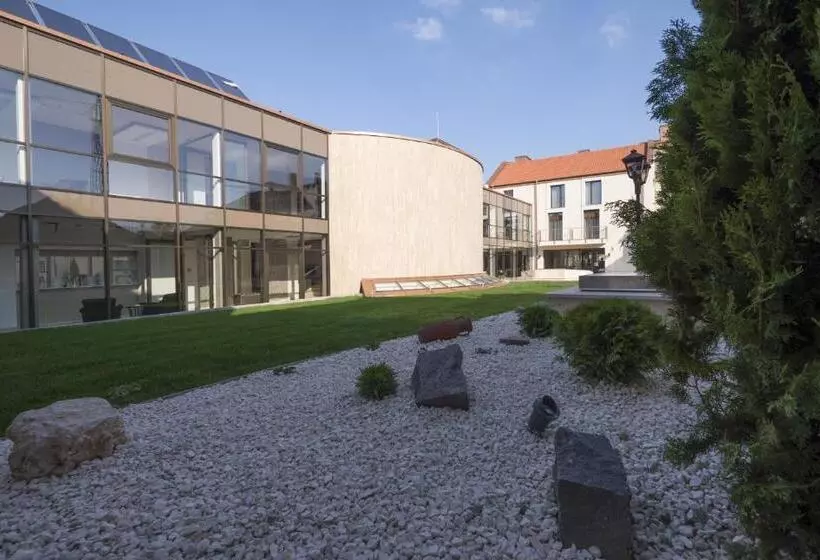 Hotelli Merops Mészáros