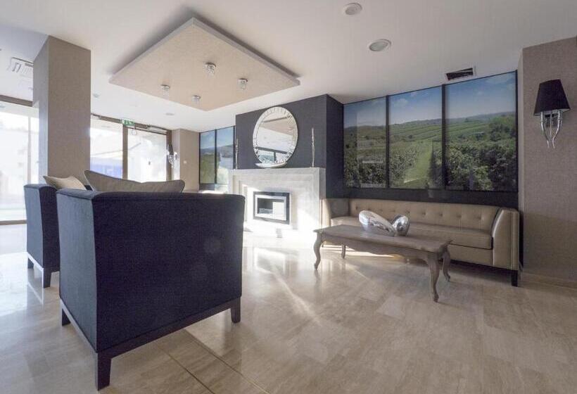 בית מלון כפרי Merops Mészáros