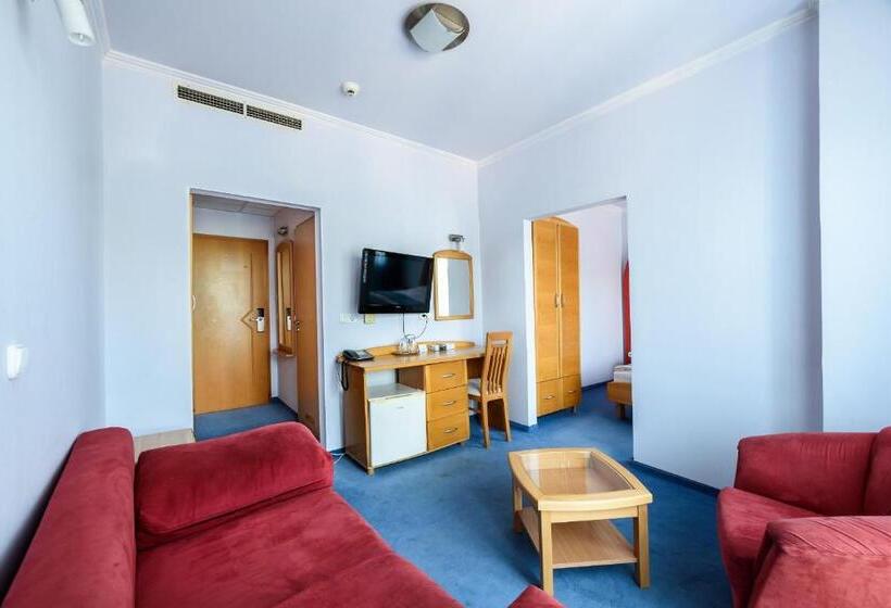 هتل Négy évszak