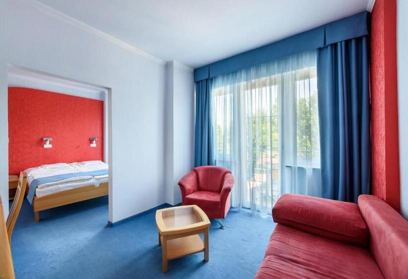 هتل Négy évszak