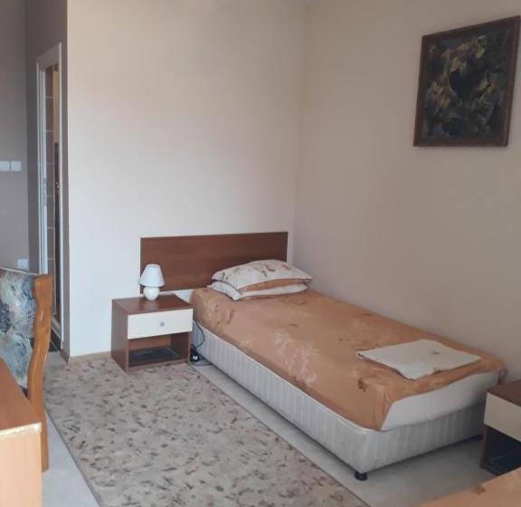 هتل The White House