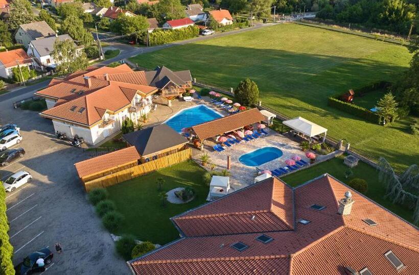 בית מלון כפרי Villa Plattensee