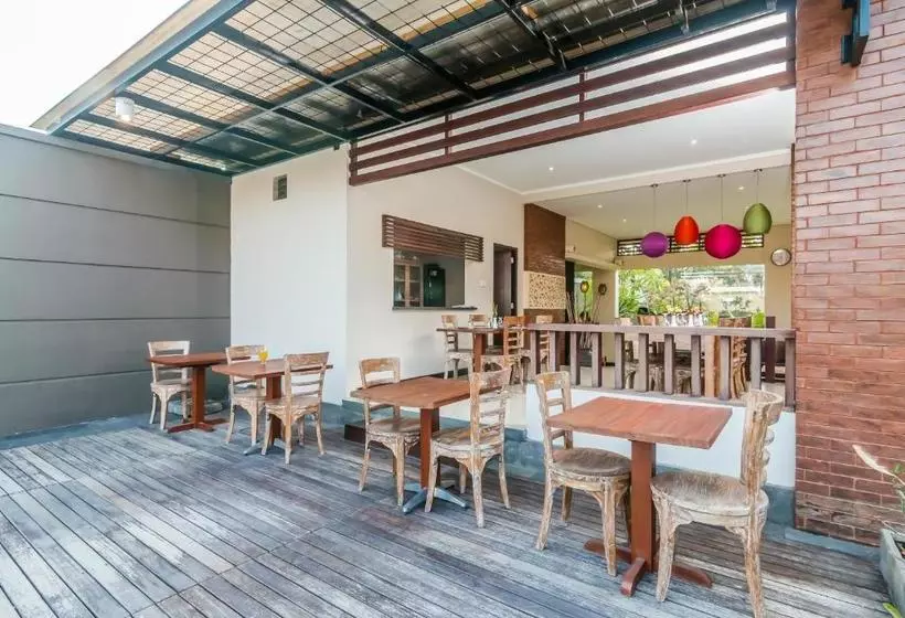 Hotelli Zen Premium Seminyak Eka Laweya