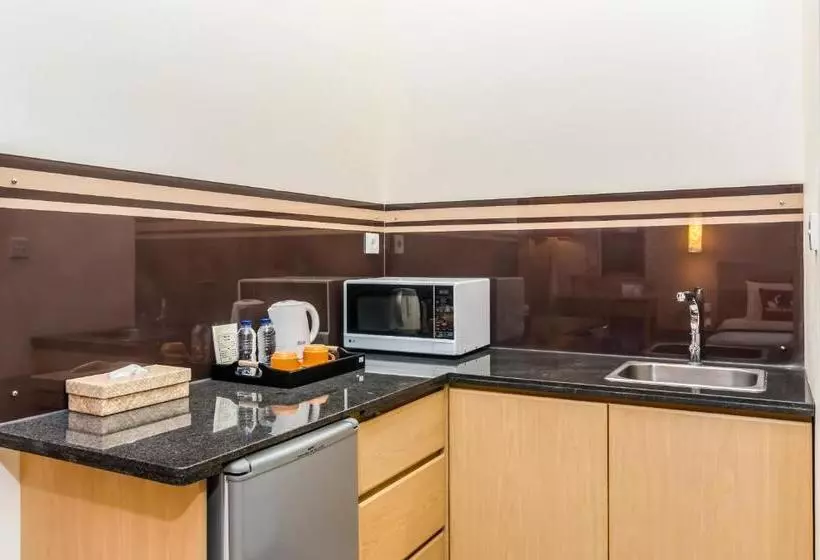 Hotelli Zen Premium Seminyak Eka Laweya