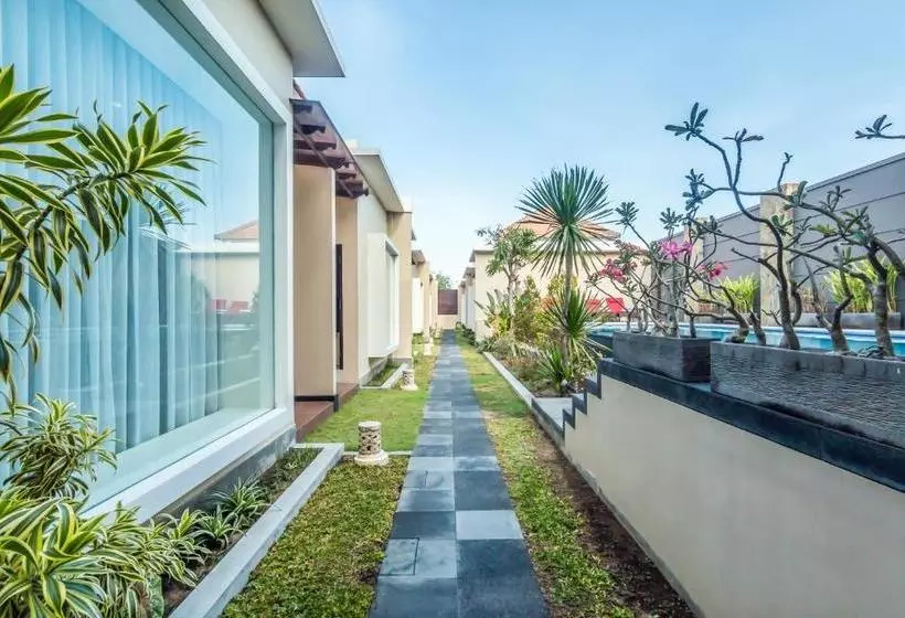 Hotelli Zen Premium Seminyak Eka Laweya