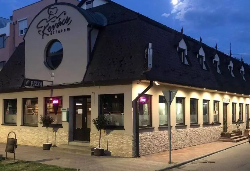 Kovács Hotel Superior