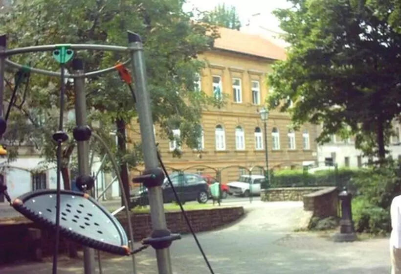 Season Hostel