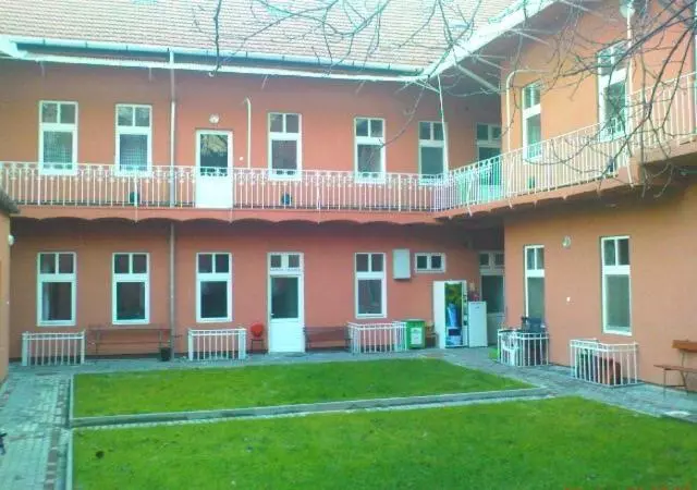 Season Hostel