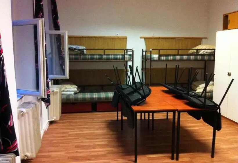 Season Hostel
