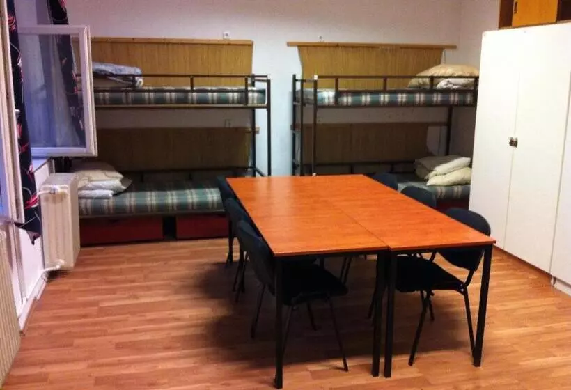Season Hostel