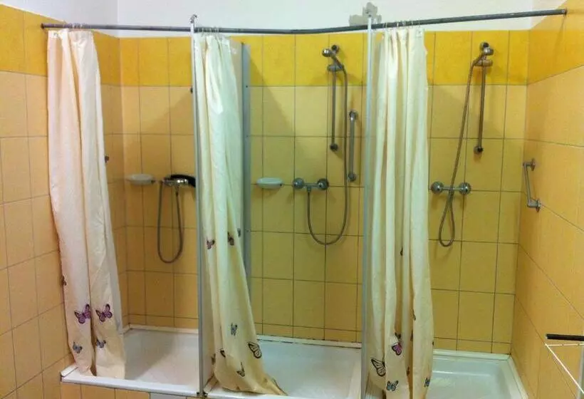 Season Hostel