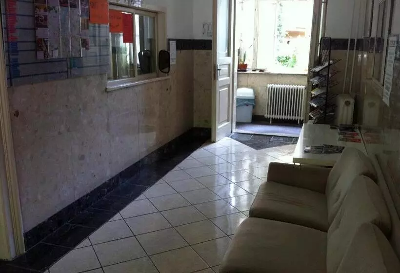 Season Hostel