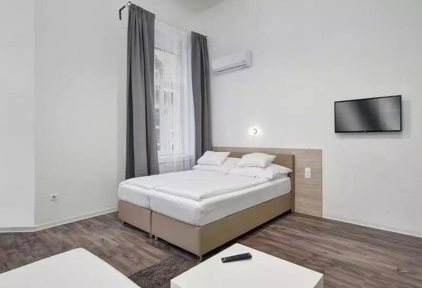 William S Guesthouse And Hostel