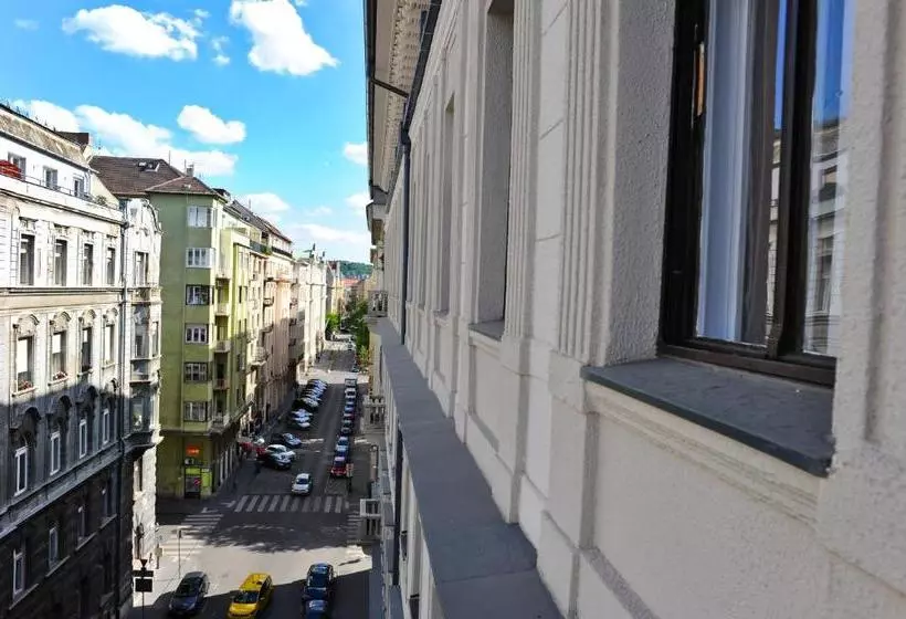 Zsófi S House Hostel 2.0