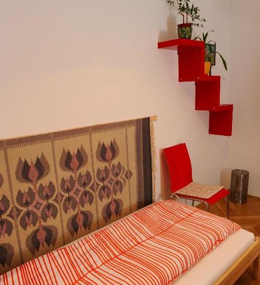 Zsófi S House Hostel 2.0