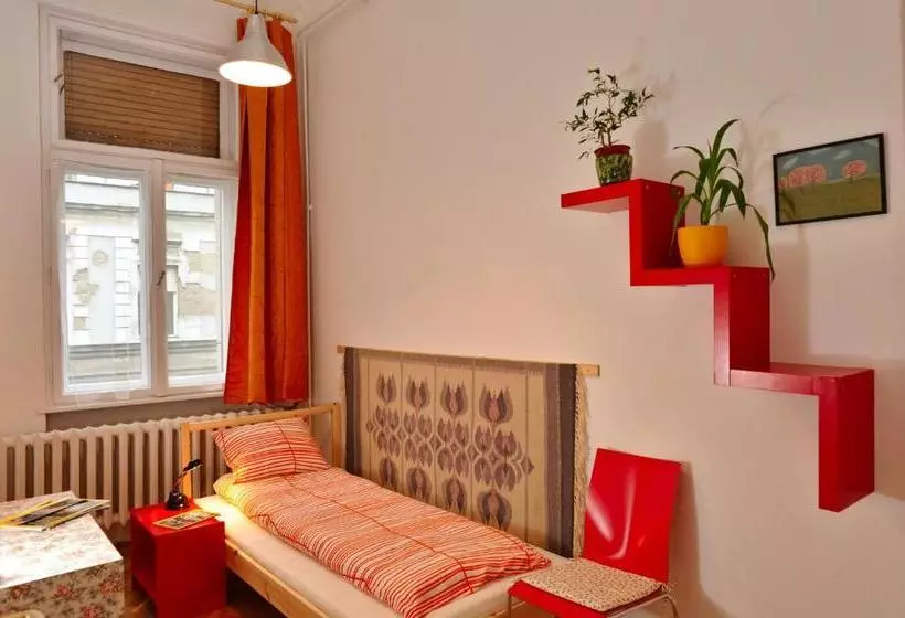 Zsófi S House Hostel 2.0