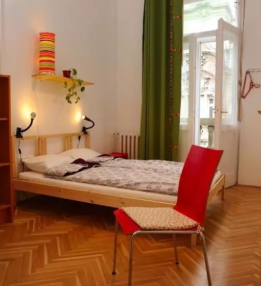 Zsófi S House Hostel 2.0