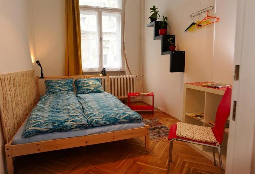 Zsófi S House Hostel 2.0