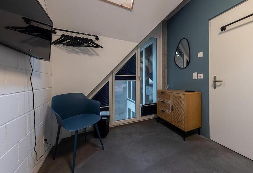 هاستل Ambrosia Hüsli