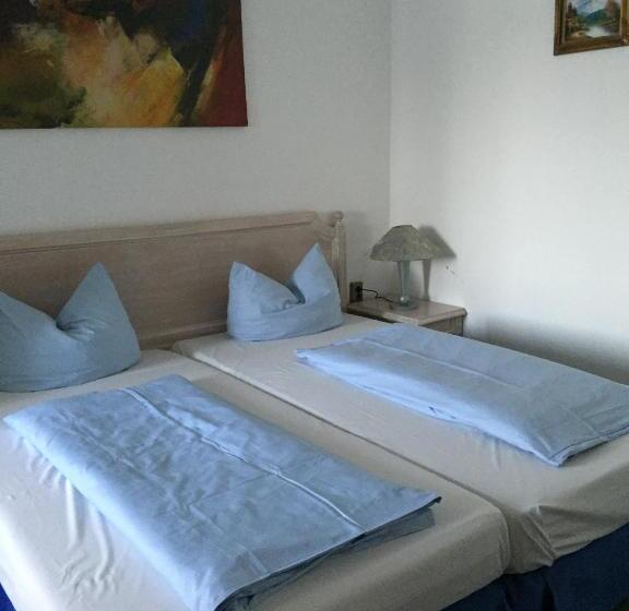 هتل Ferienheim Zur Krone