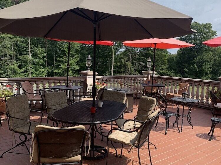 Bed and Breakfast Kane Manor Inn