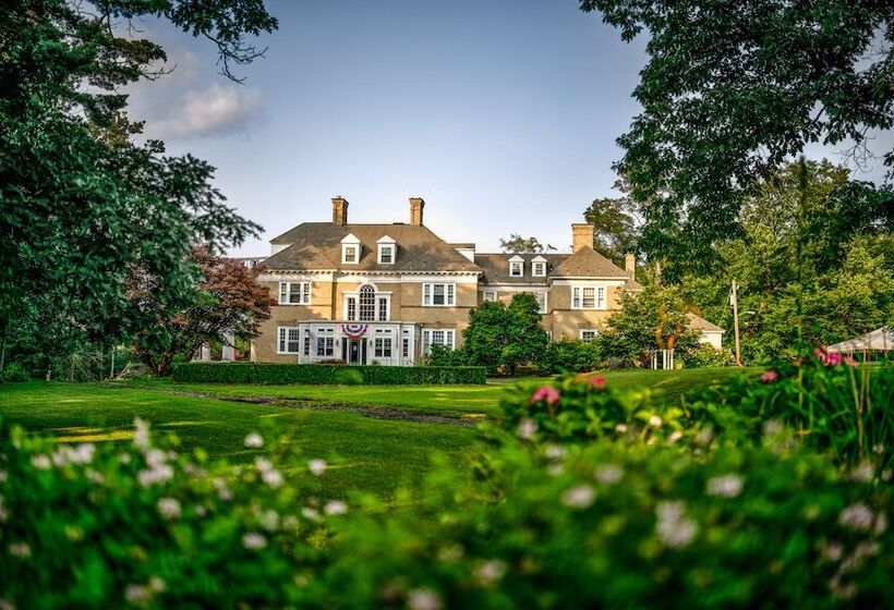 Bed and Breakfast Kane Manor Inn