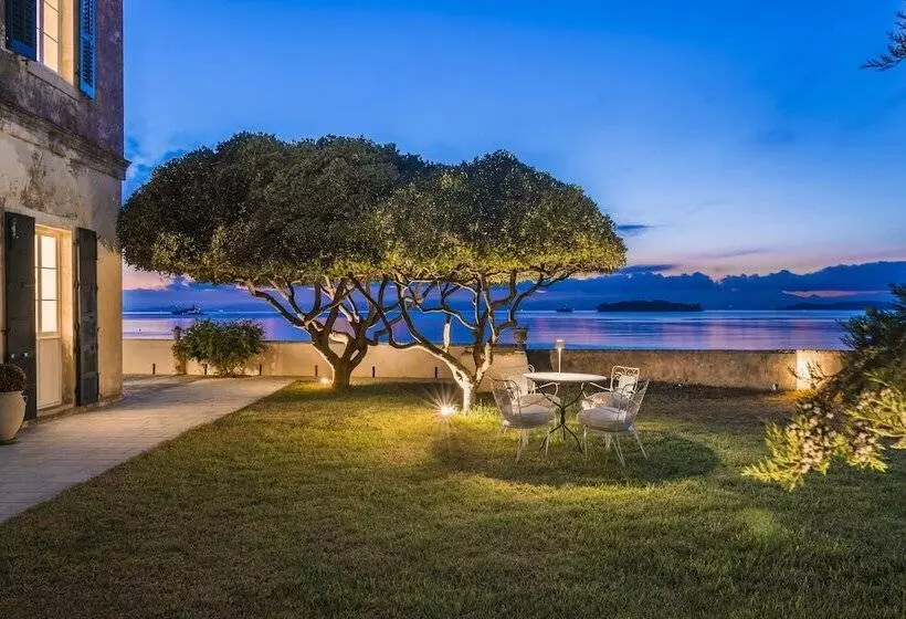 تختخواب و صبحانه Villa Posillipo