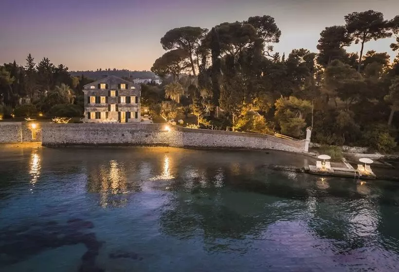 تختخواب و صبحانه Villa Posillipo