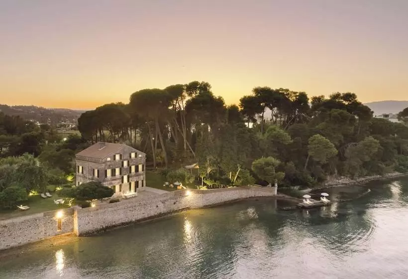تختخواب و صبحانه Villa Posillipo