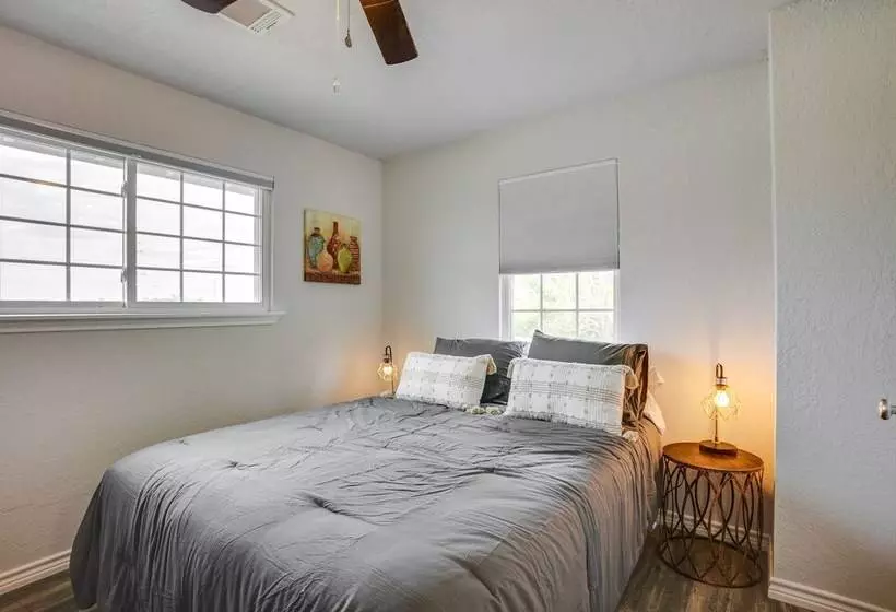 Conroe Home W/ Enclosed Deck: Pets Welcome!